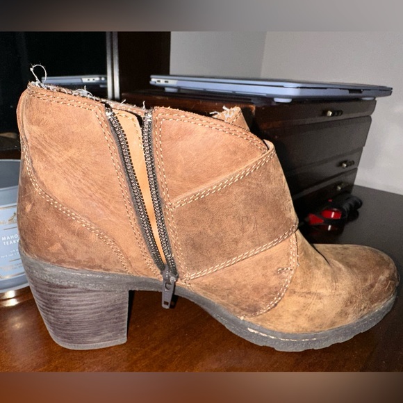 B.O.C Side Zip Leather Ankle Boots, Size 11 / 43, RUNS SMALL - Picture 3 of 7